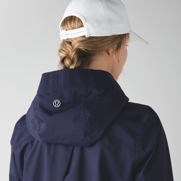 lululemon SAVASANA WATERPROOF JACKET II DEEP INDIGO Sz 8 - Picture 4 of 7